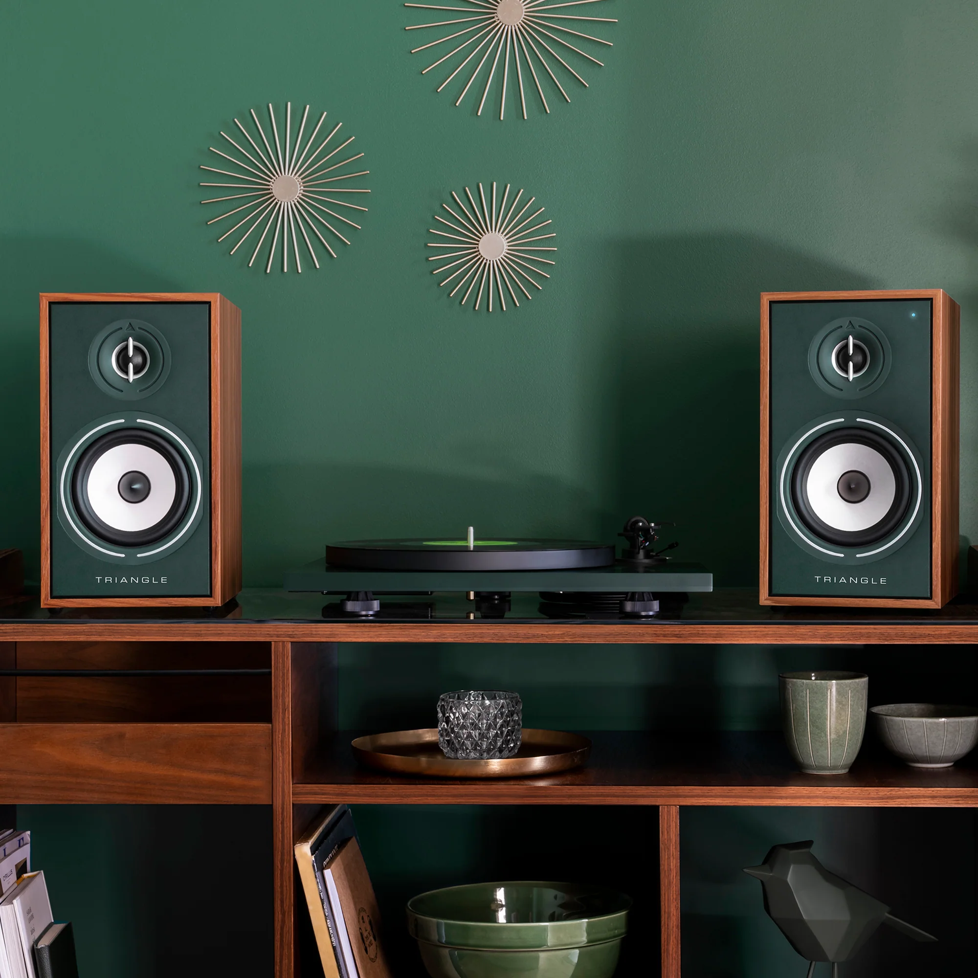 Triangle Lunar 1 Turntable - with Integrated Phono Preamp