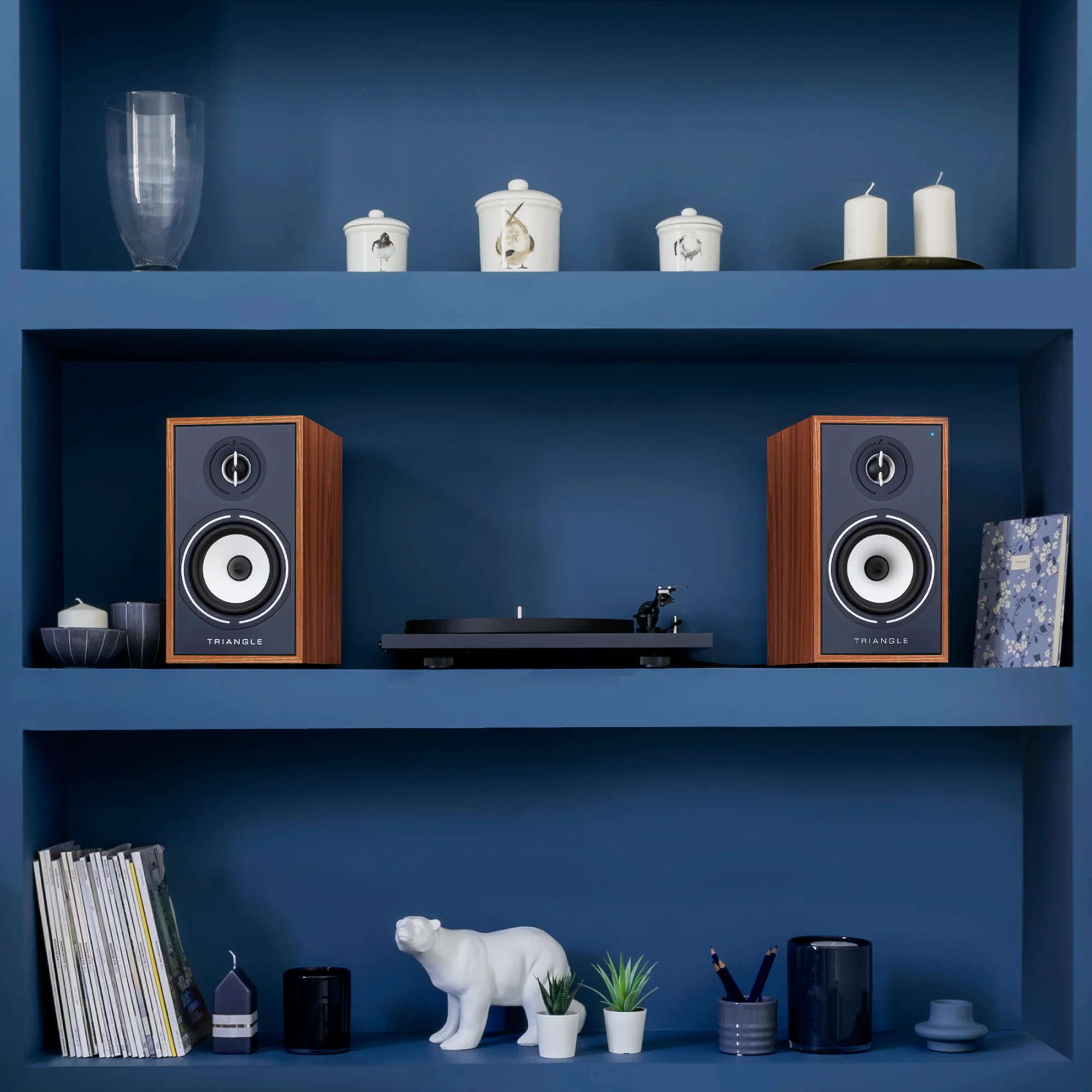 Triangle Lunar 1 Turntable - with Integrated Phono Preamp